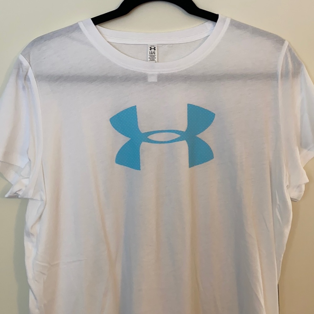 Size Large Under Armour Tee